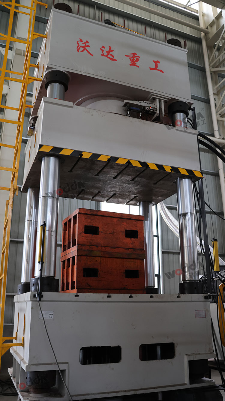 800噸四柱拉伸液壓機帶液壓墊 800噸四柱拉伸液壓機帶液壓墊
