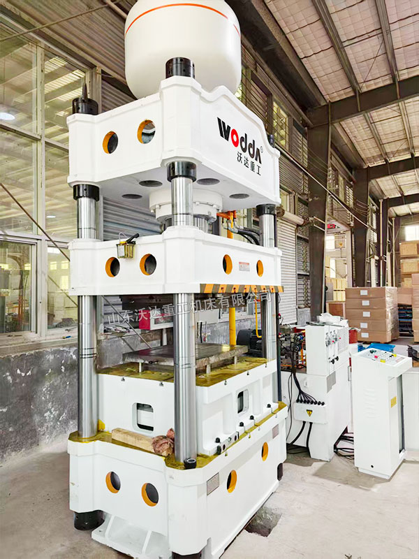 315噸不銹鋼托盤拉伸液壓機調試