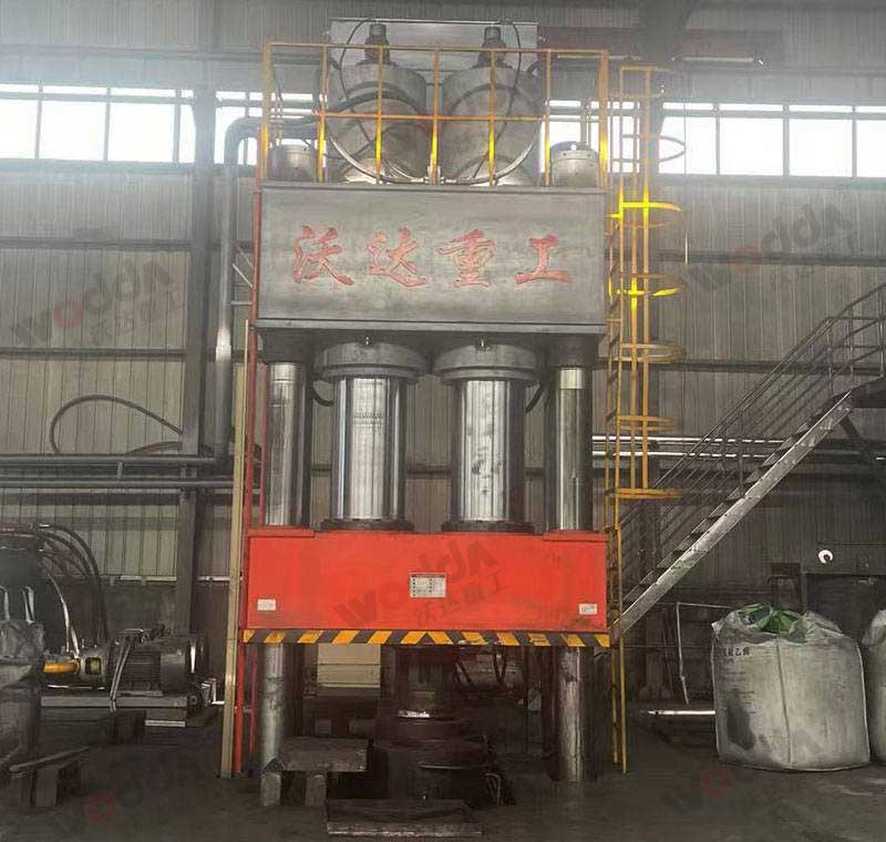 2000噸石墨坩堝液壓機_液壓機生產廠家 2000噸石墨坩堝液壓機_液壓機生產廠家