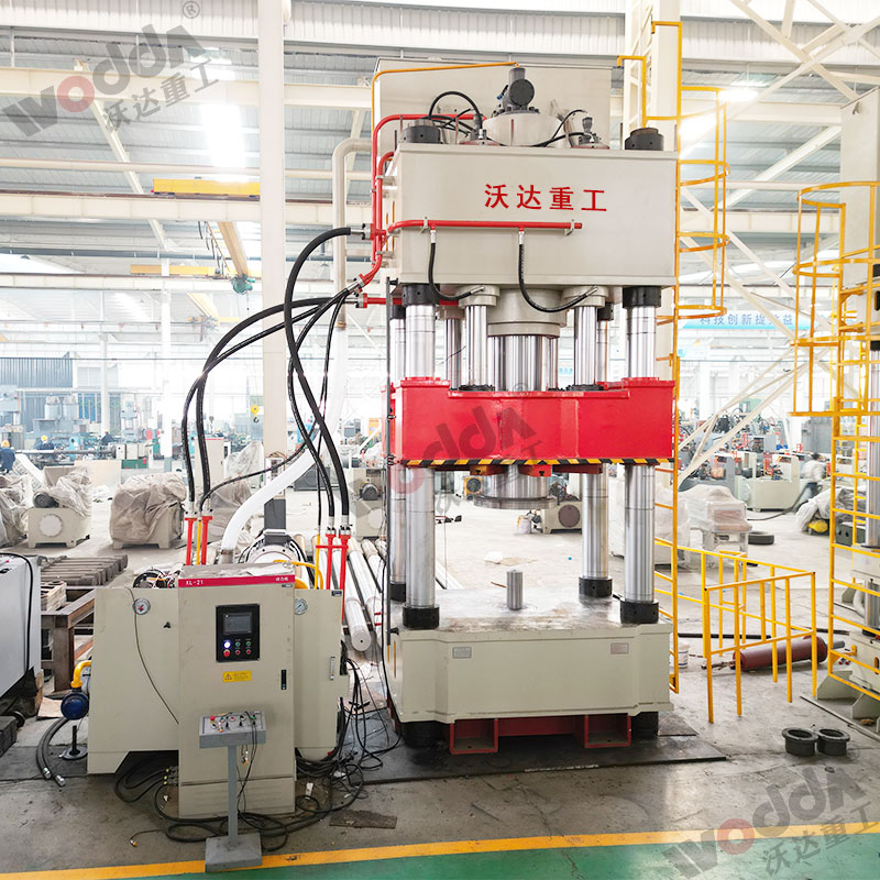 800噸封頭液壓機(jī) 800噸封頭液壓機(jī)