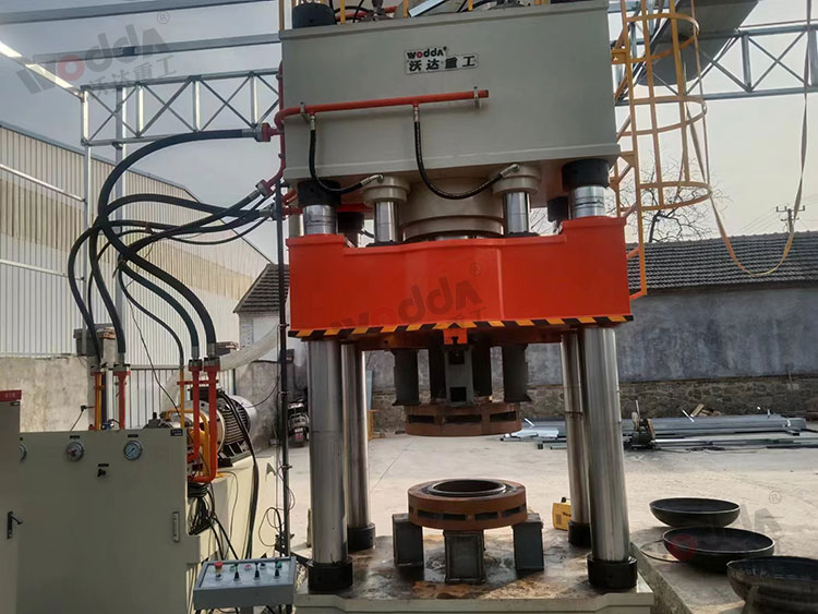 800噸封頭液壓機 800噸封頭液壓機