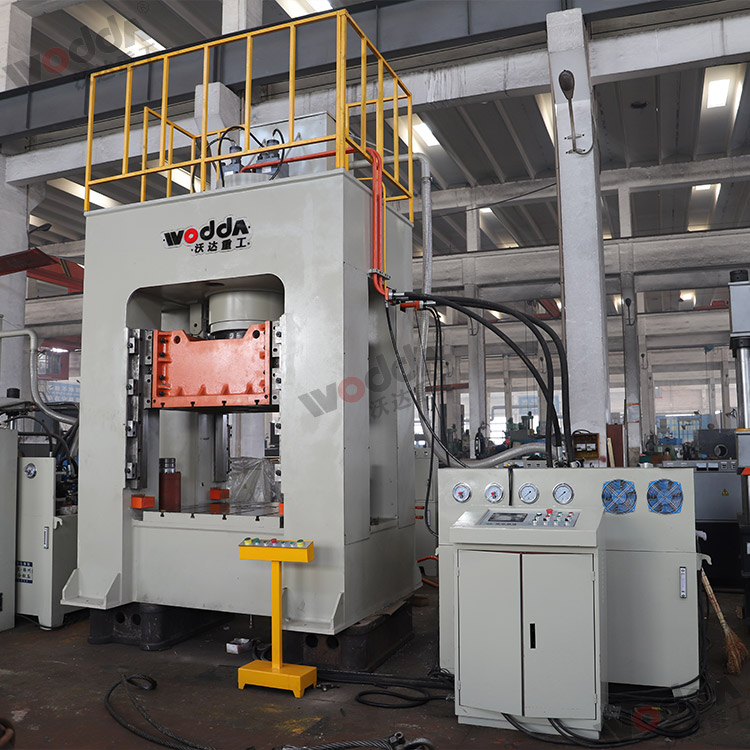 500噸框架液壓機(jī) 500噸框架液壓機(jī)
