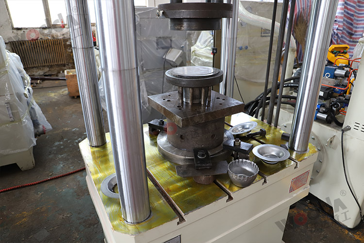 200噸金屬托盤拉伸液壓機(模具1) 200噸金屬托盤拉伸液壓機(模具1)
