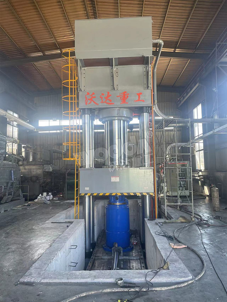 2000噸石墨坩堝成型液壓機(jī)多少錢一臺(tái) 2000噸石墨坩堝成型液壓機(jī)多少錢一臺(tái)