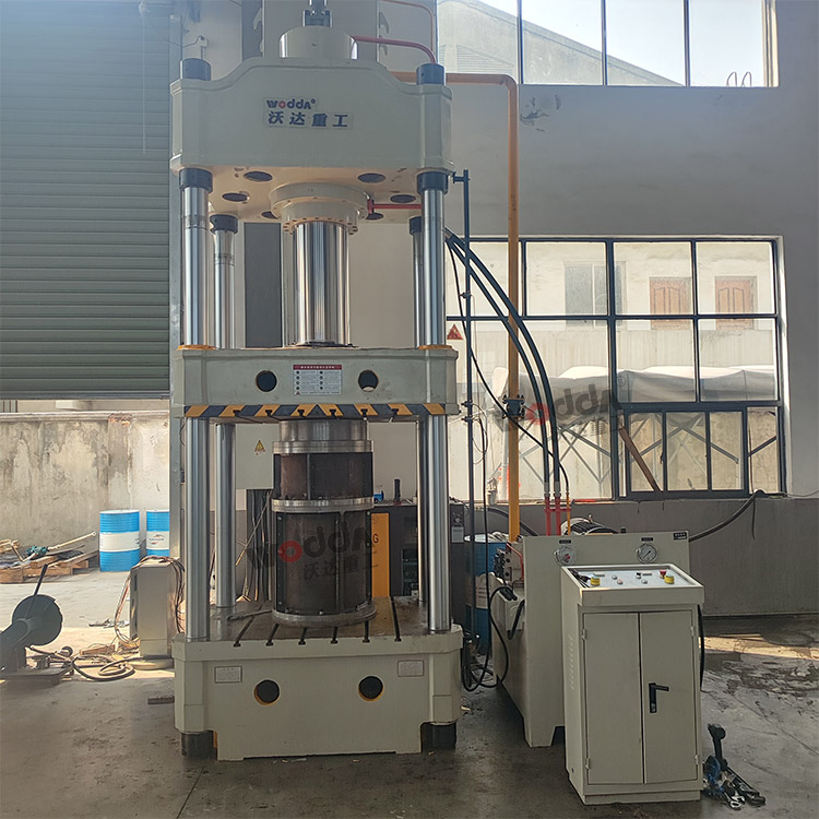 315噸三梁四柱液壓機客戶現場 315噸三梁四柱液壓機客戶現場