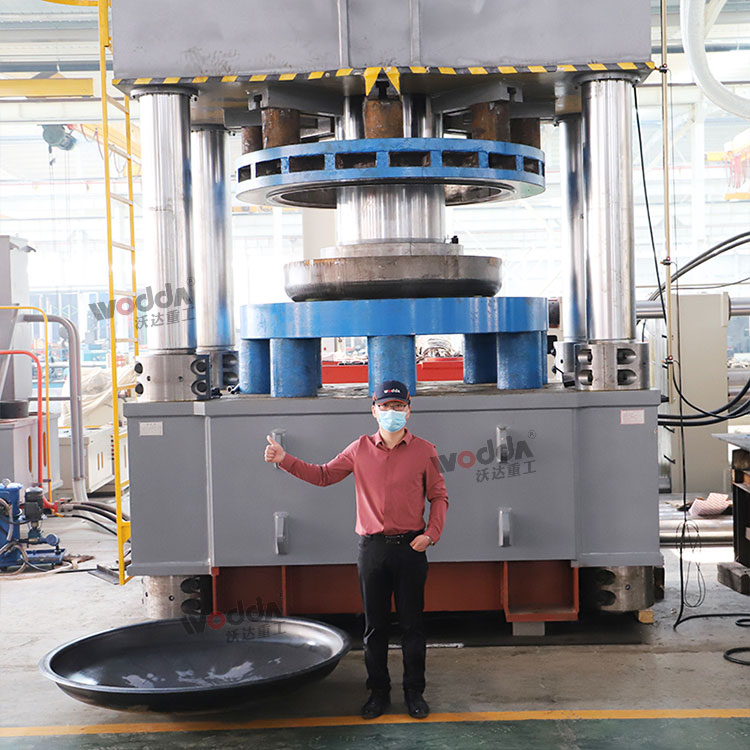 2500噸封頭拉伸液壓機客戶來廠試機 2500噸封頭拉伸液壓機客戶來廠試機
