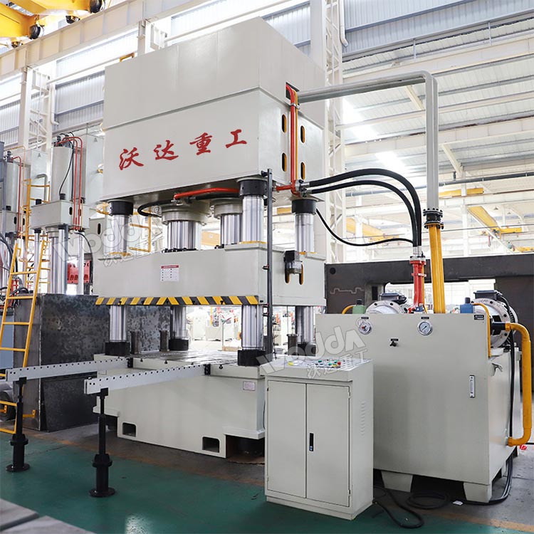 1000噸三梁四柱液壓機(jī) 1000噸三梁四柱液壓機(jī)